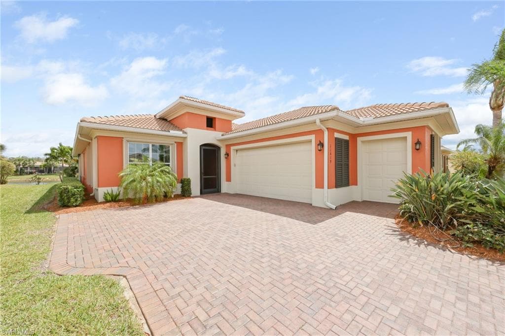 11619 Giulia Dr, Fort Myers, FL 33913-1