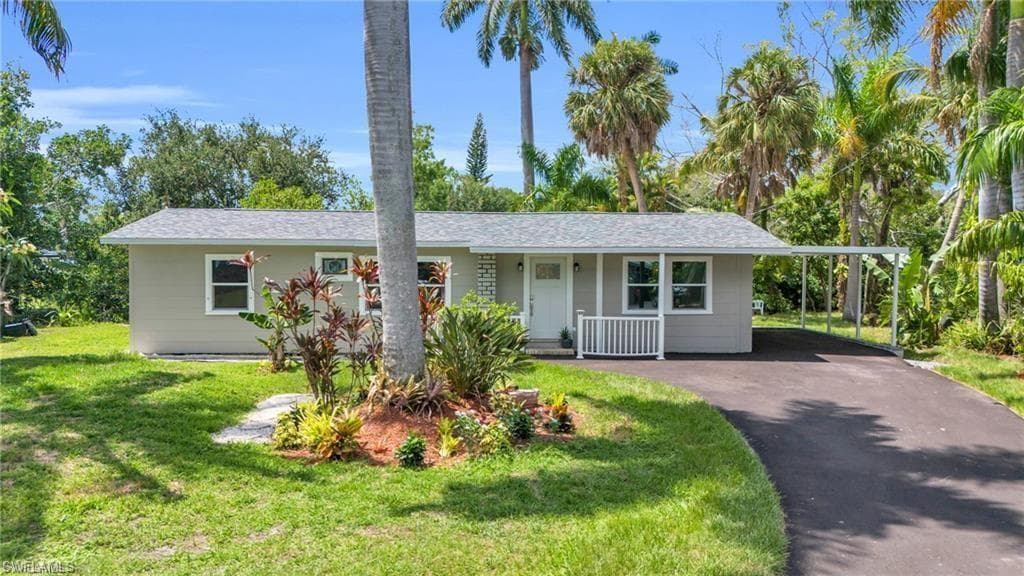 135 Standish Cir, North Fort Myers, FL 33903-2