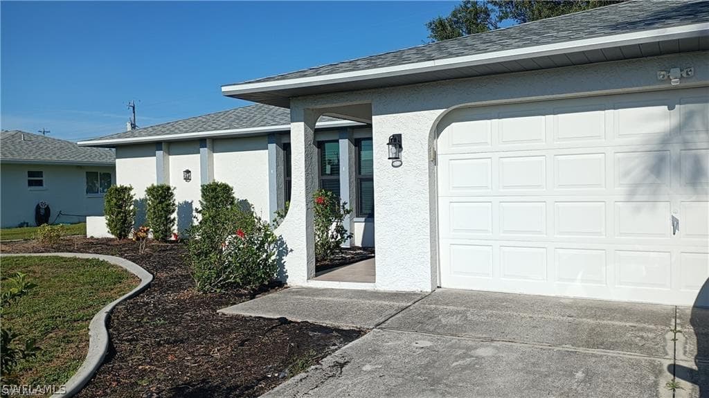 316 Santa Barbara Pl, Cape Coral, FL 33990-3
