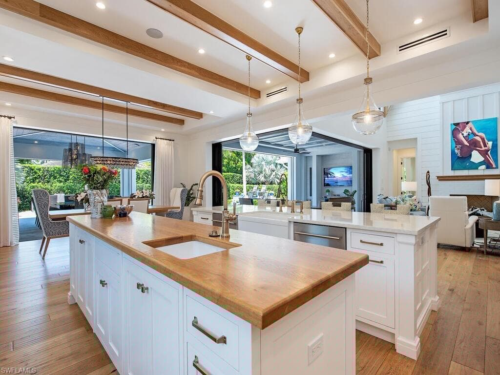 679 Rudder Rd, Naples, FL 34102-13