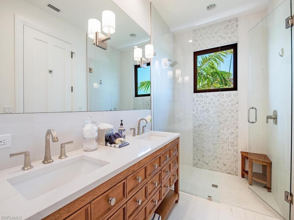679 Rudder Rd, Naples, FL 34102-30