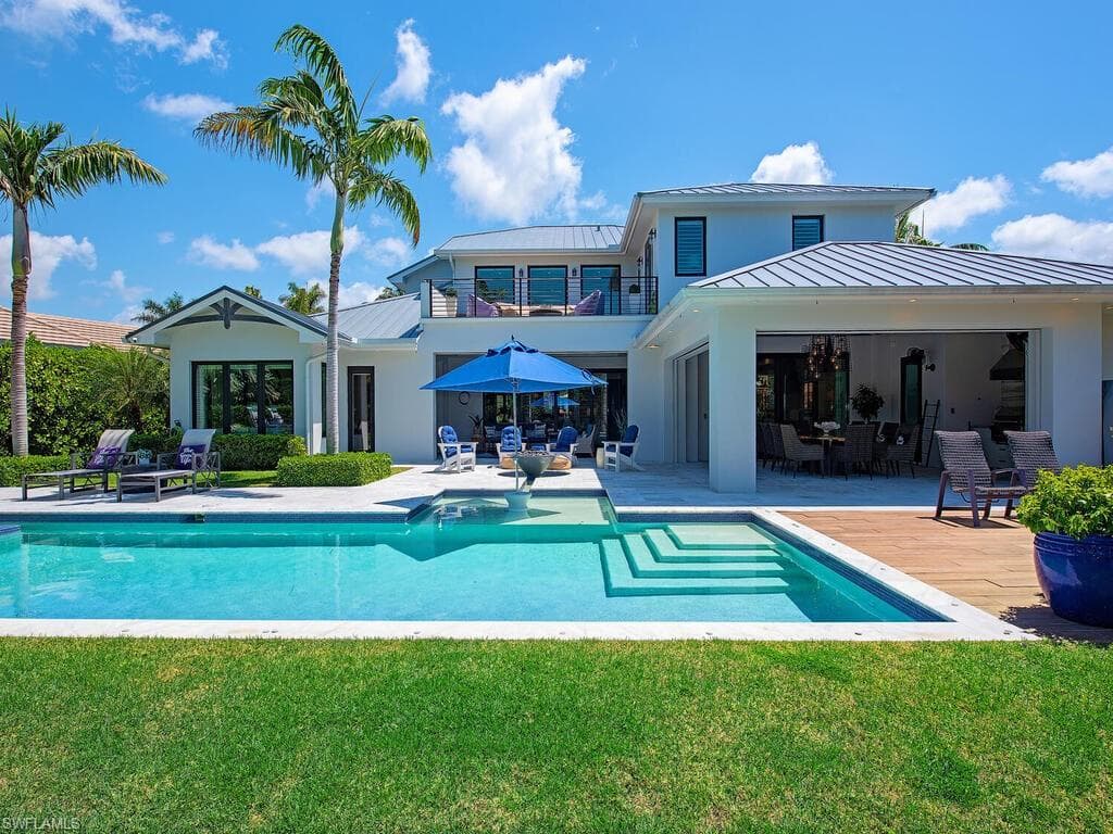 679 Rudder Rd, Naples, FL 34102-4