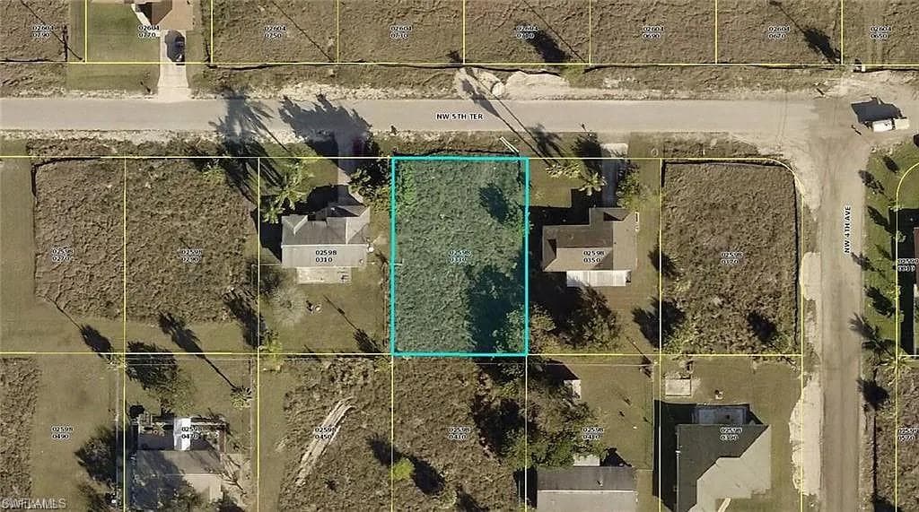 410 5th Ter, Cape Coral, FL 33993-2