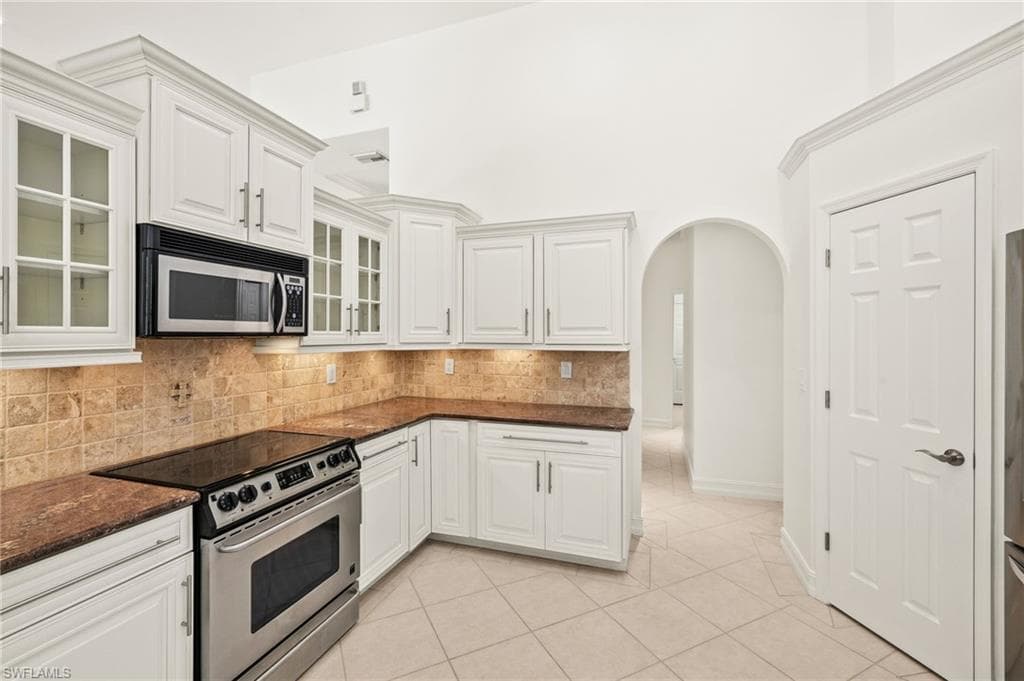 7034 Sugar Magnolia Cir, Naples, FL 34109-13