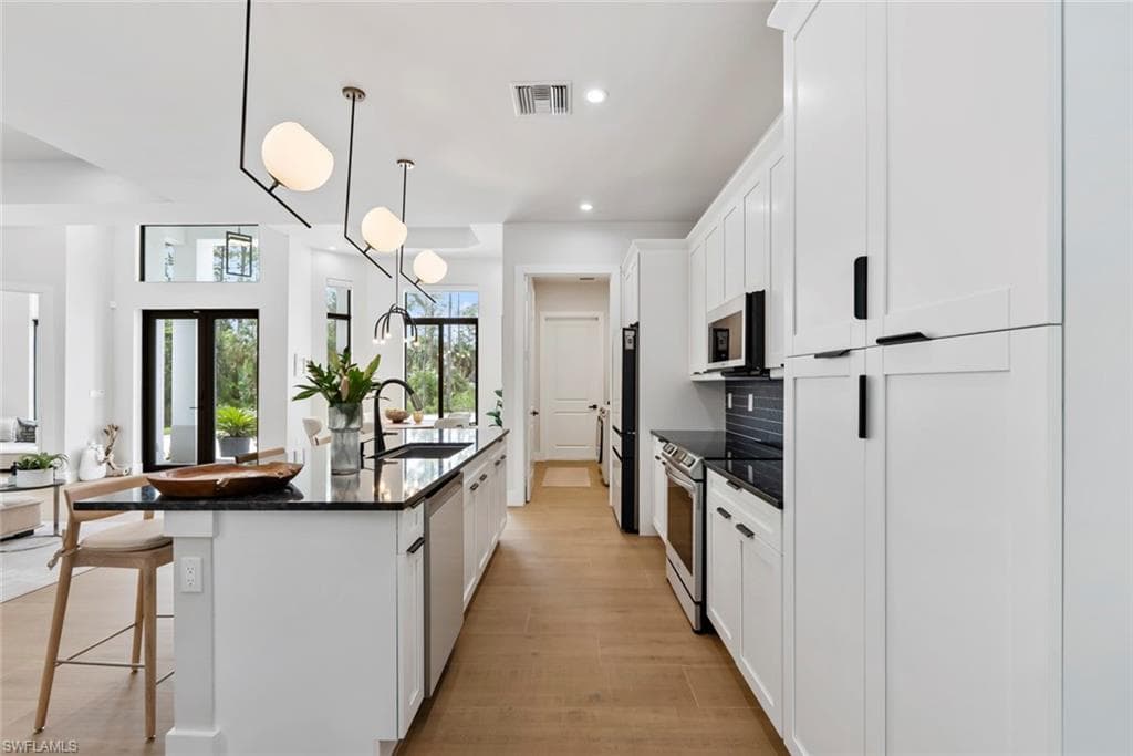 3513 14th Ave NE, Naples, FL 34120-29