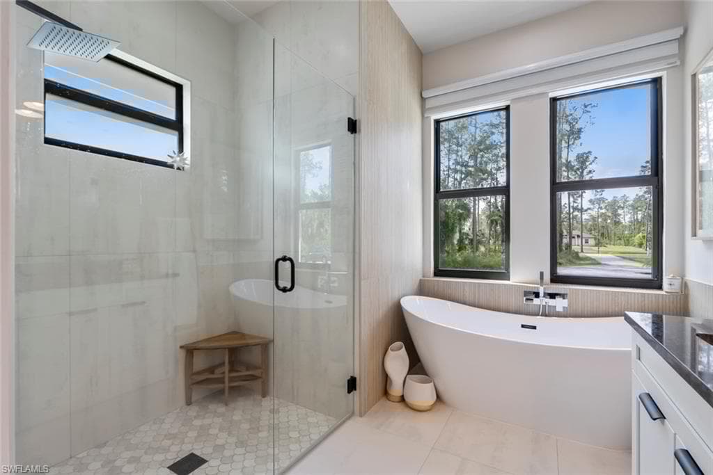 3513 14th Ave NE, Naples, FL 34120-41