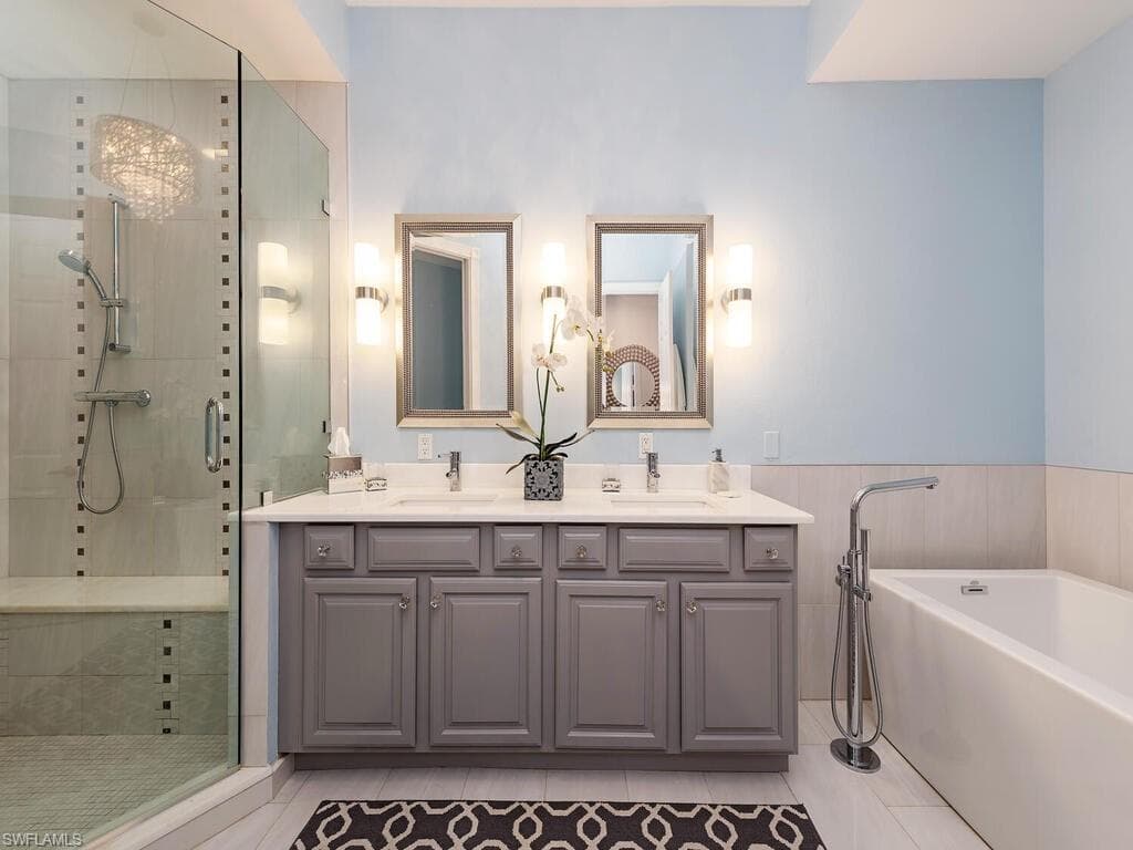 1830 Les Chateaux Blvd 104, Naples, FL 34109-9