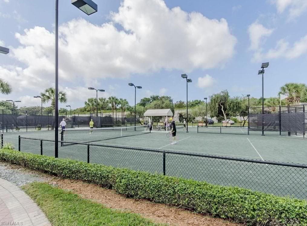 1830 Les Chateaux Blvd 104, Naples, FL 34109-17