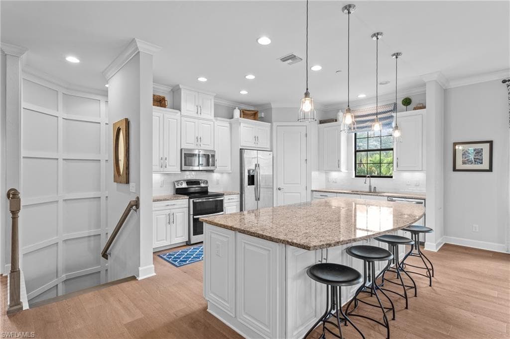 8756 Bellano Ct 201, Naples, FL 34119-4