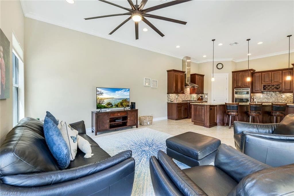 9337 Campanile Cir, Naples, FL 34114-11