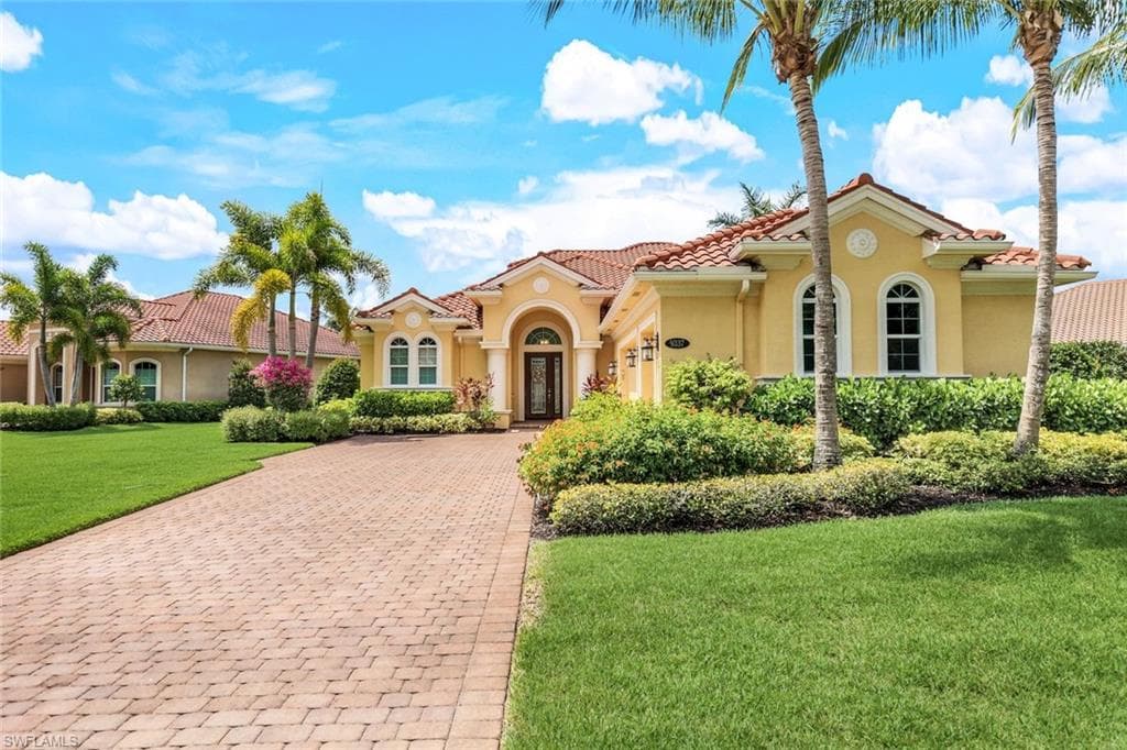 9337 Campanile Cir, Naples, FL 34114-3