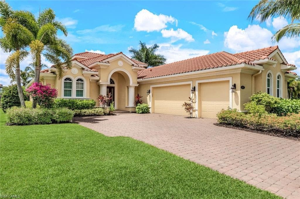 9337 Campanile Cir, Naples, FL 34114-46
