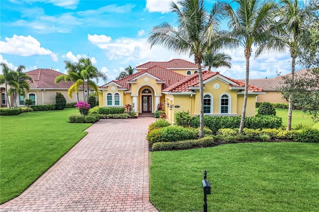 9337 Campanile Cir, Naples, FL 34114-47