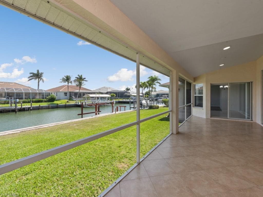 371 Edgewater Ct, Marco Island, FL 34145-12