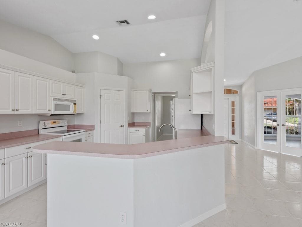371 Edgewater Ct, Marco Island, FL 34145-14