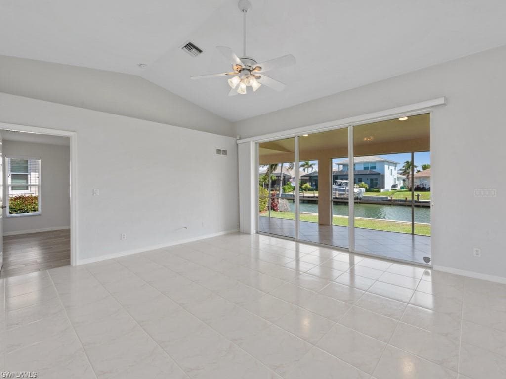 371 Edgewater Ct, Marco Island, FL 34145-15