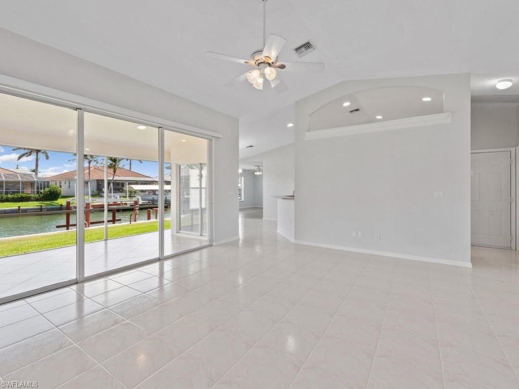 371 Edgewater Ct, Marco Island, FL 34145-16