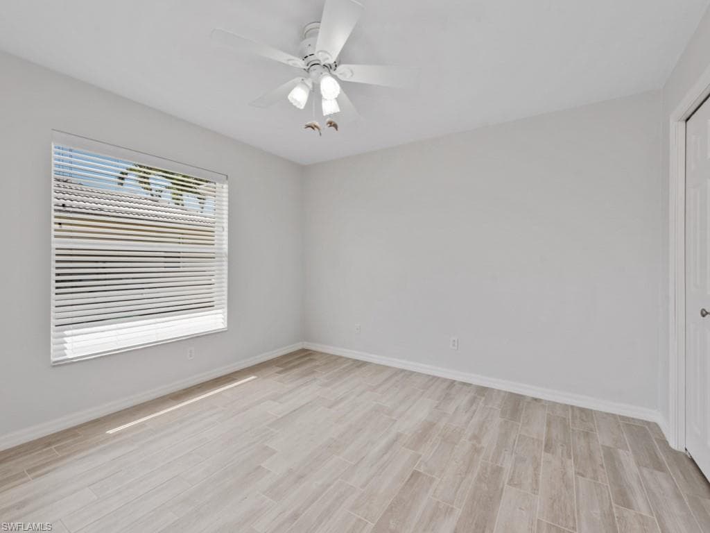 371 Edgewater Ct, Marco Island, FL 34145-17