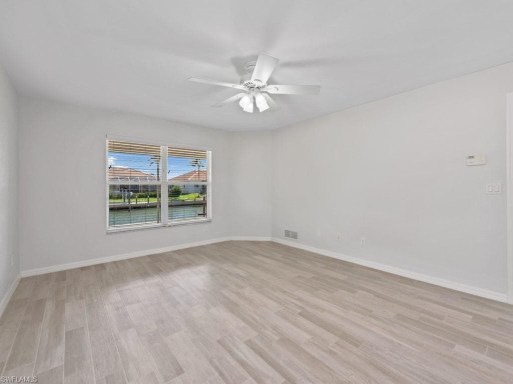 371 Edgewater Ct, Marco Island, FL 34145-21