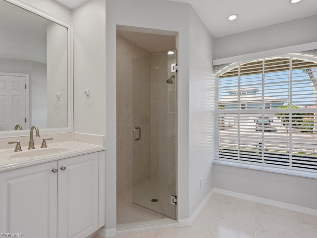 371 Edgewater Ct, Marco Island, FL 34145-23