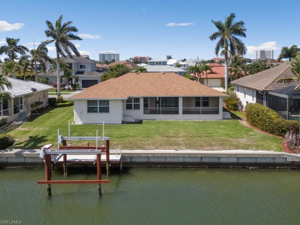 371 Edgewater Ct, Marco Island, FL 34145-3