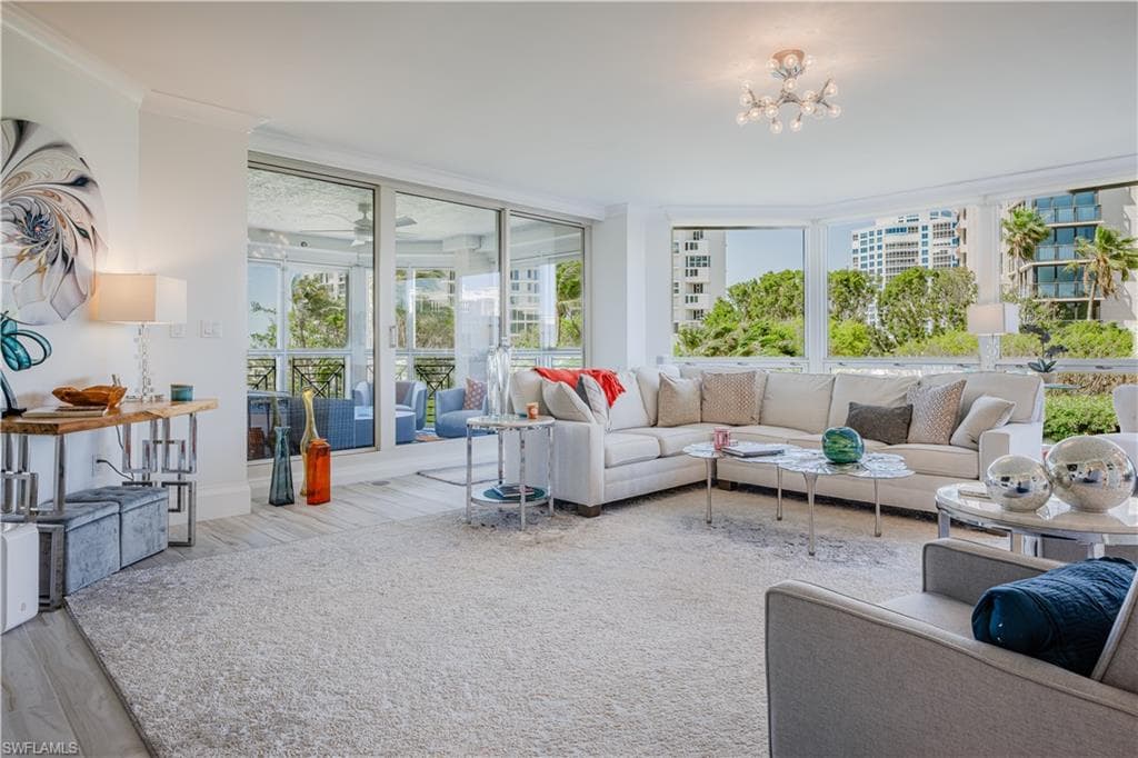 4021 Gulf Shore Blvd N 206, Naples, FL 34103-6