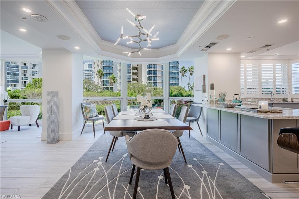 4021 Gulf Shore Blvd N 206, Naples, FL 34103-8