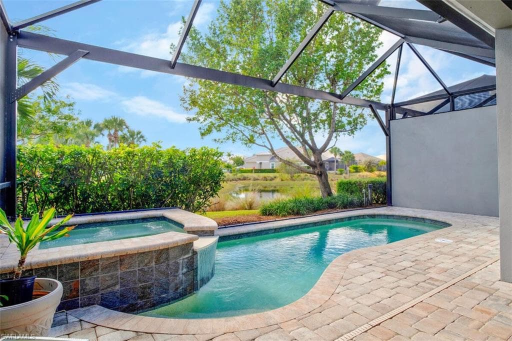 6908 Cay Ct, Naples, FL 34113-9