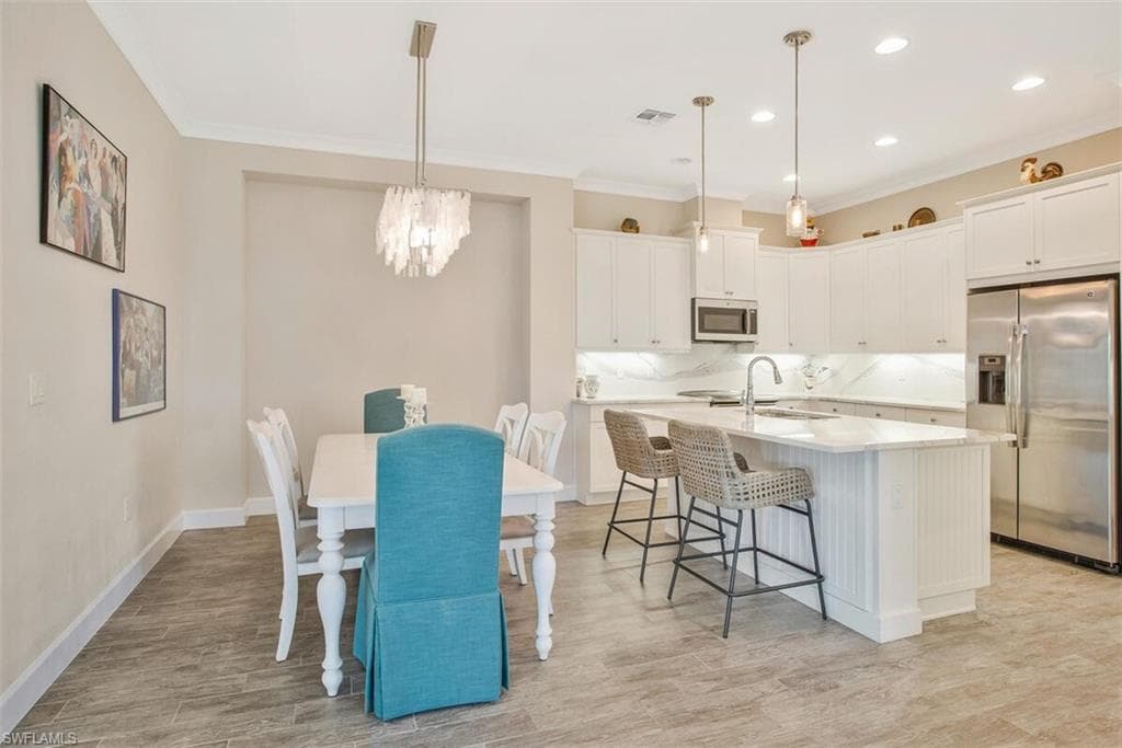 6908 Cay Ct, Naples, FL 34113-19