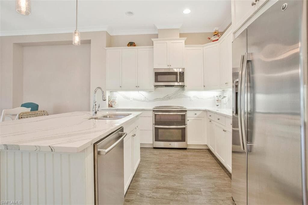 6908 Cay Ct, Naples, FL 34113-20