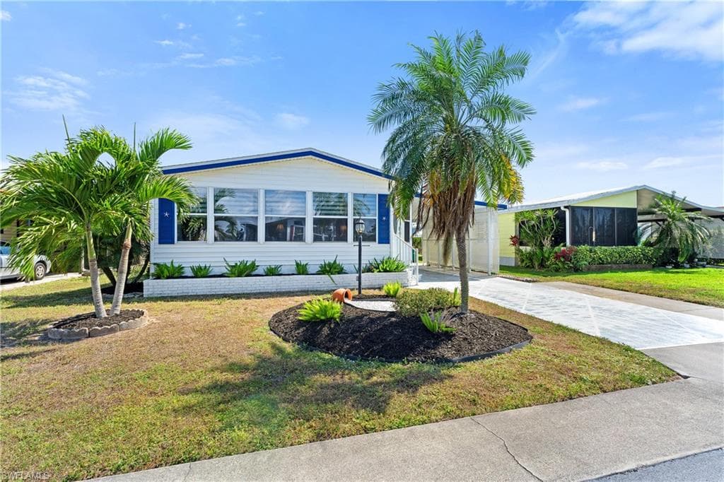 77 Atlantic Way 77, Naples, FL 34104-11