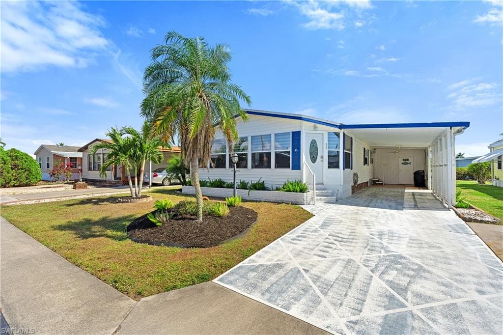 77 Atlantic Way 77, Naples, FL 34104-1