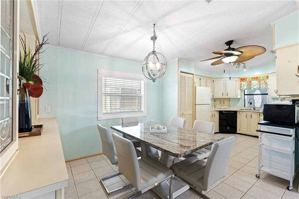 77 Atlantic Way 77, Naples, FL 34104-22