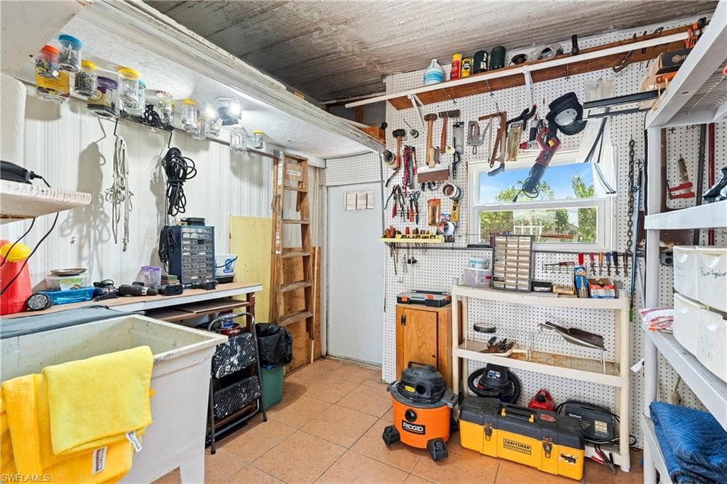 77 Atlantic Way 77, Naples, FL 34104-28