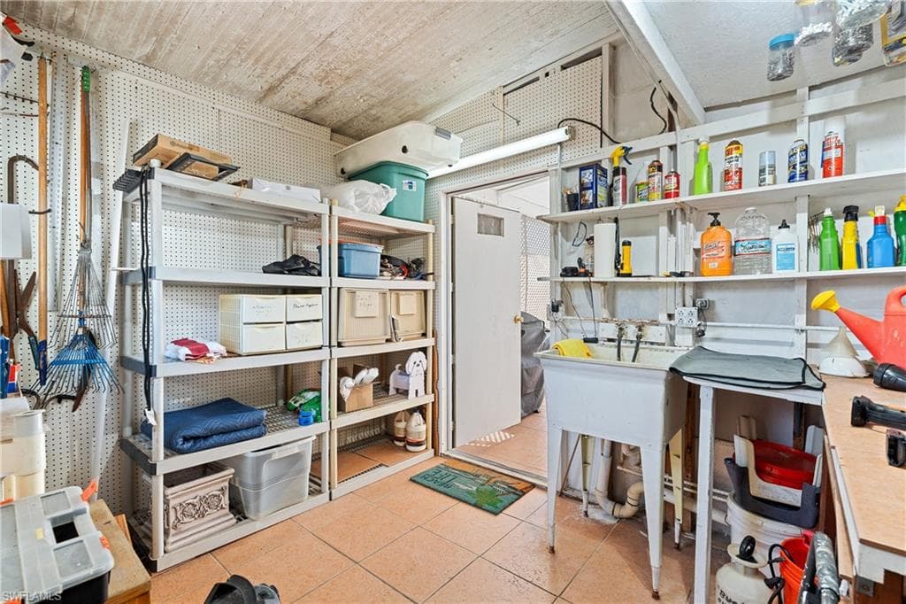 77 Atlantic Way 77, Naples, FL 34104-29
