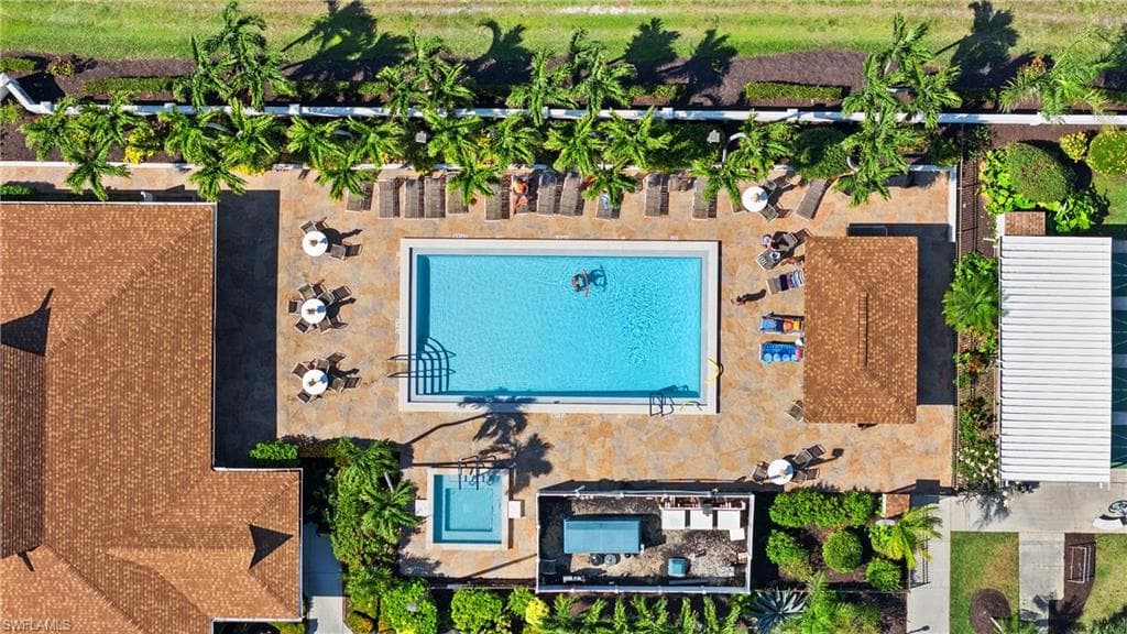 77 Atlantic Way 77, Naples, FL 34104-34