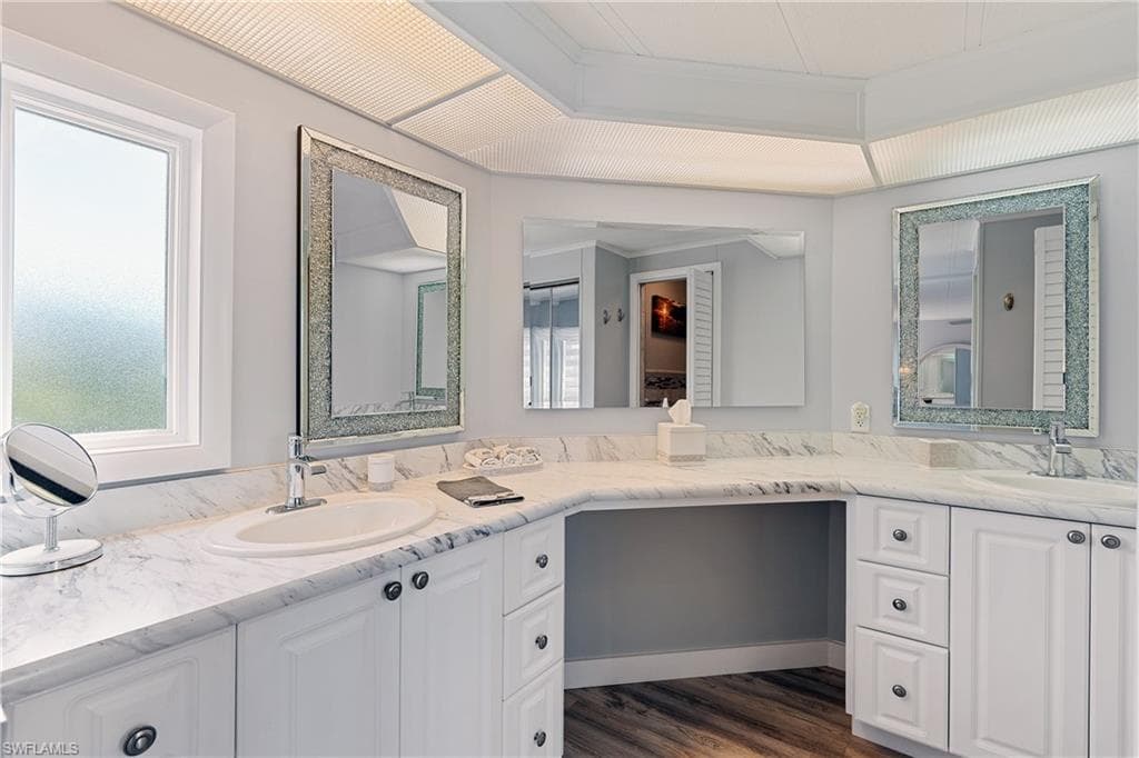 77 Atlantic Way 77, Naples, FL 34104-4