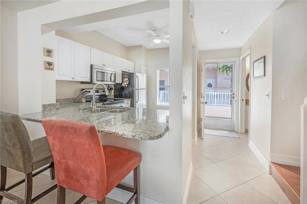 1044 Woodshire Ln B211, Naples, FL 34105-10