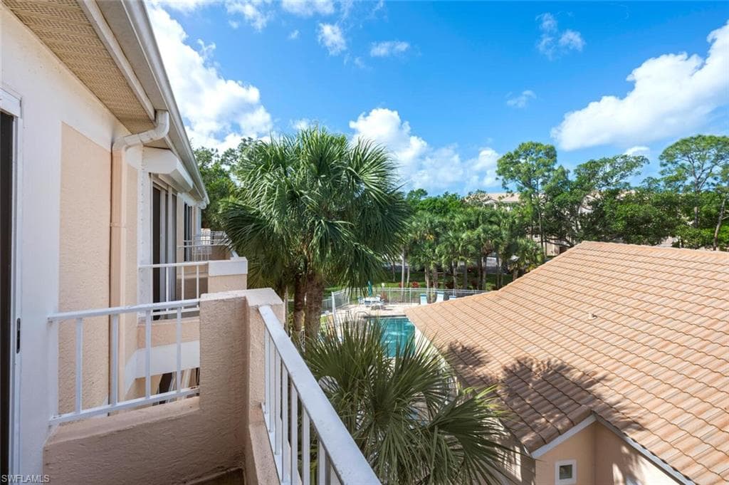 1044 Woodshire Ln B211, Naples, FL 34105-22