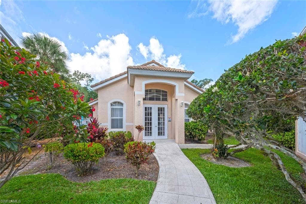 1044 Woodshire Ln B211, Naples, FL 34105-32