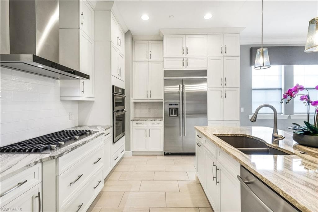 16378 Viansa Way 301, Naples, FL 34110-9