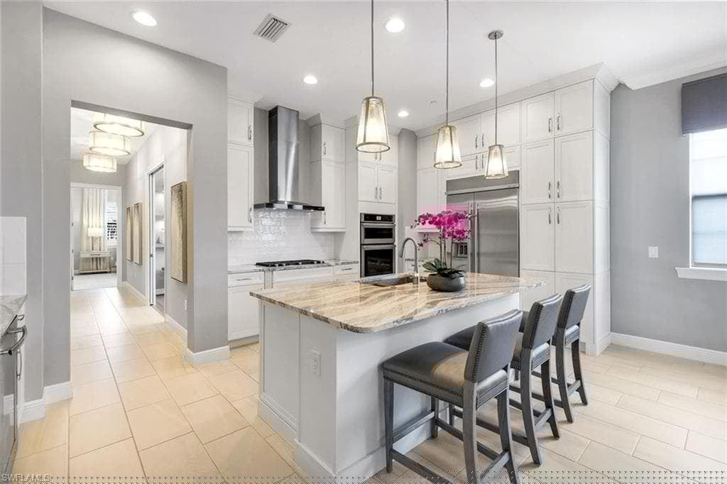 16378 Viansa Way 301, Naples, FL 34110-10