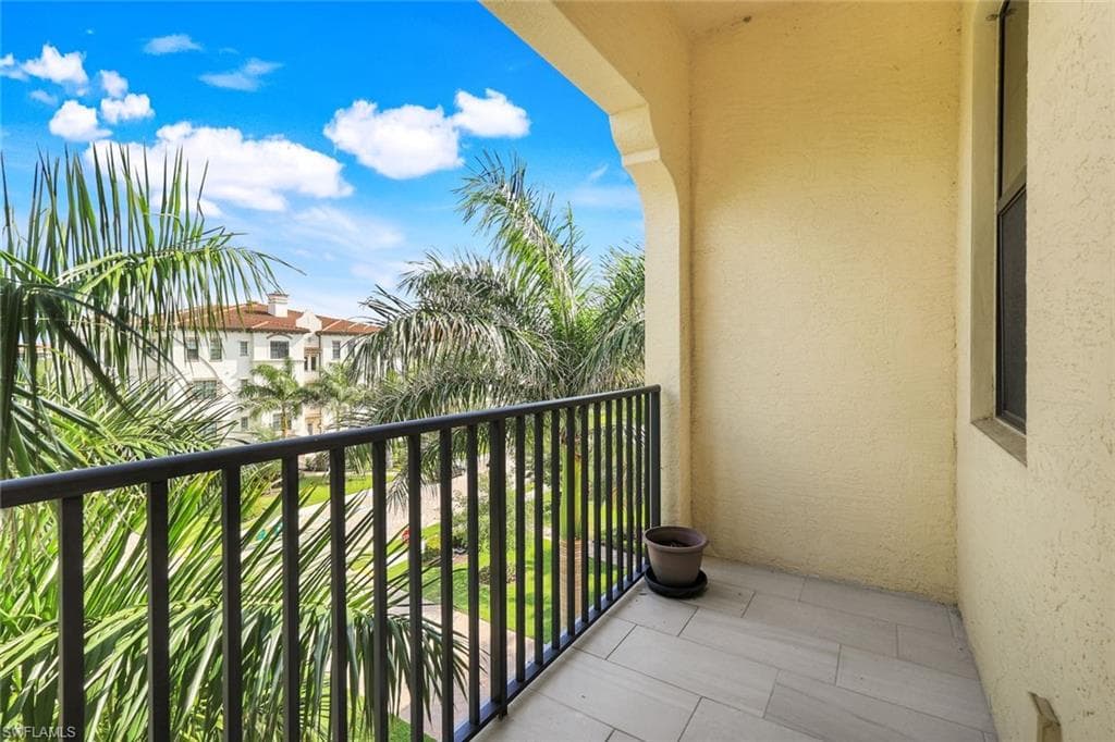 16378 Viansa Way 301, Naples, FL 34110-20