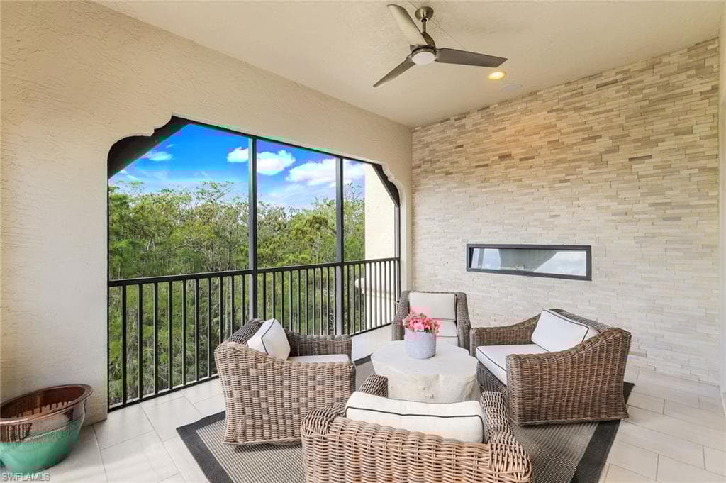 16378 Viansa Way 301, Naples, FL 34110-25