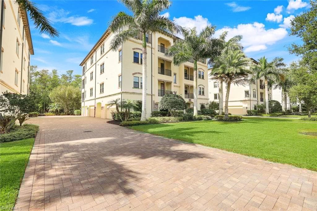 16378 Viansa Way 301, Naples, FL 34110-26