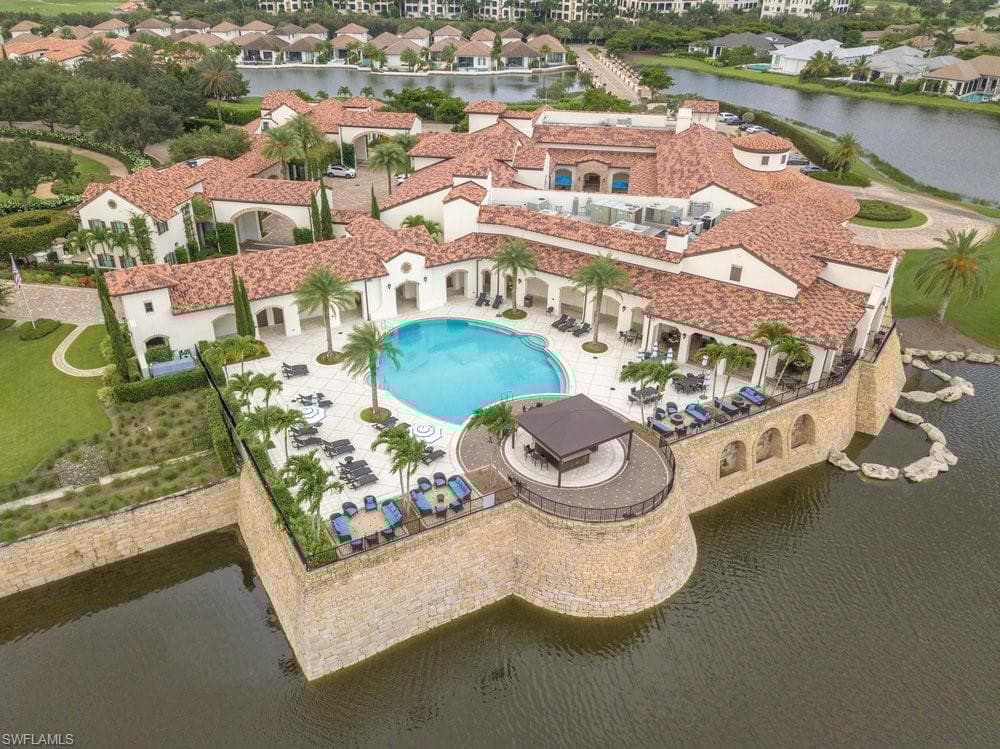 16378 Viansa Way 301, Naples, FL 34110-27
