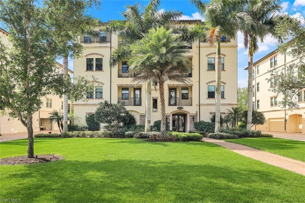 16378 Viansa Way 301, Naples, FL 34110-3