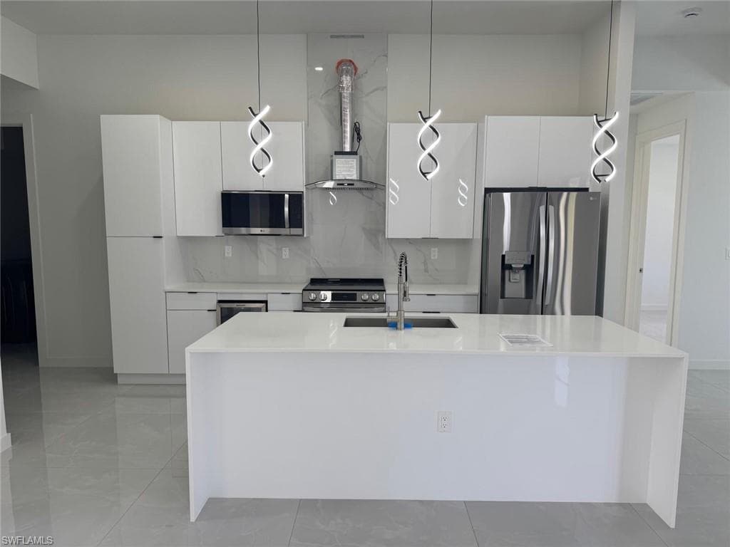 1860 23rd St, Cape Coral, FL 33909-32