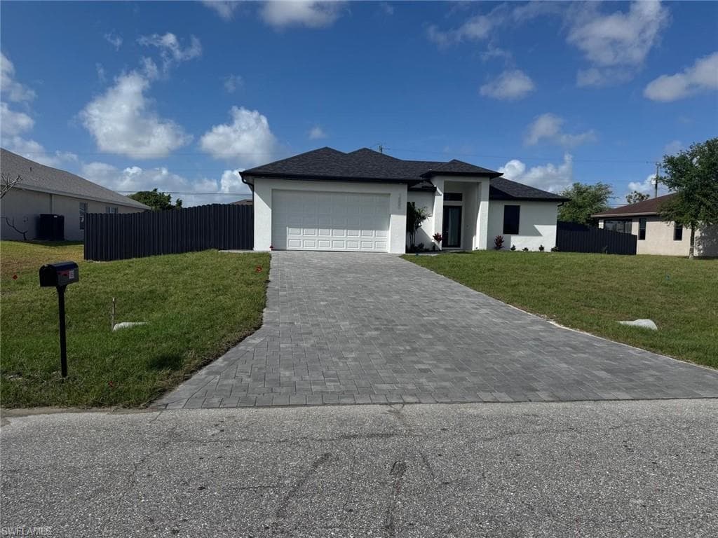 1860 23rd St, Cape Coral, FL 33909-36