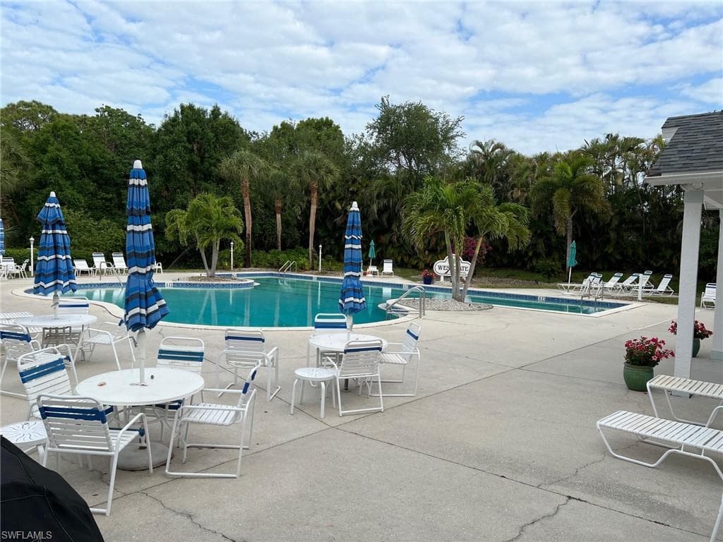 1220 Sarah Jean Cir L103, Naples, FL 34110-17